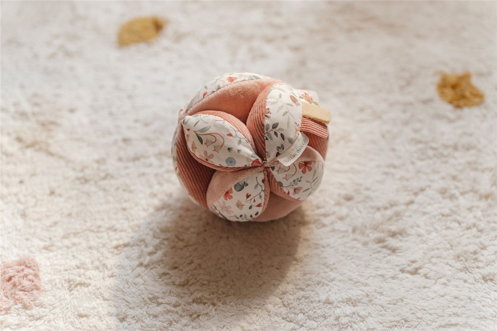 Pelota Montessori Fairy Garden