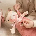 Bebé Rosa con canastilla y accesorios Little Dutch