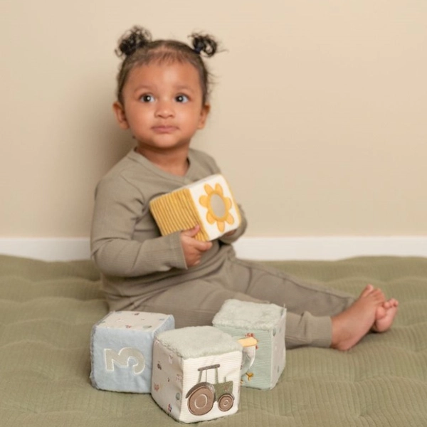 Cubos blanditos pequeña granja Little Dutch