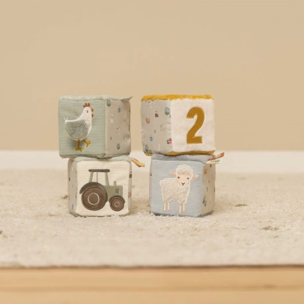 Cubos blanditos pequeña granja Little Dutch